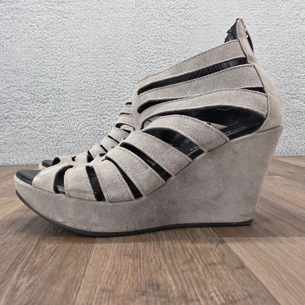 CORDANI Gray Suede Strappy Platform‎ Wedge Heels Sandals Shoes Italy Size 39